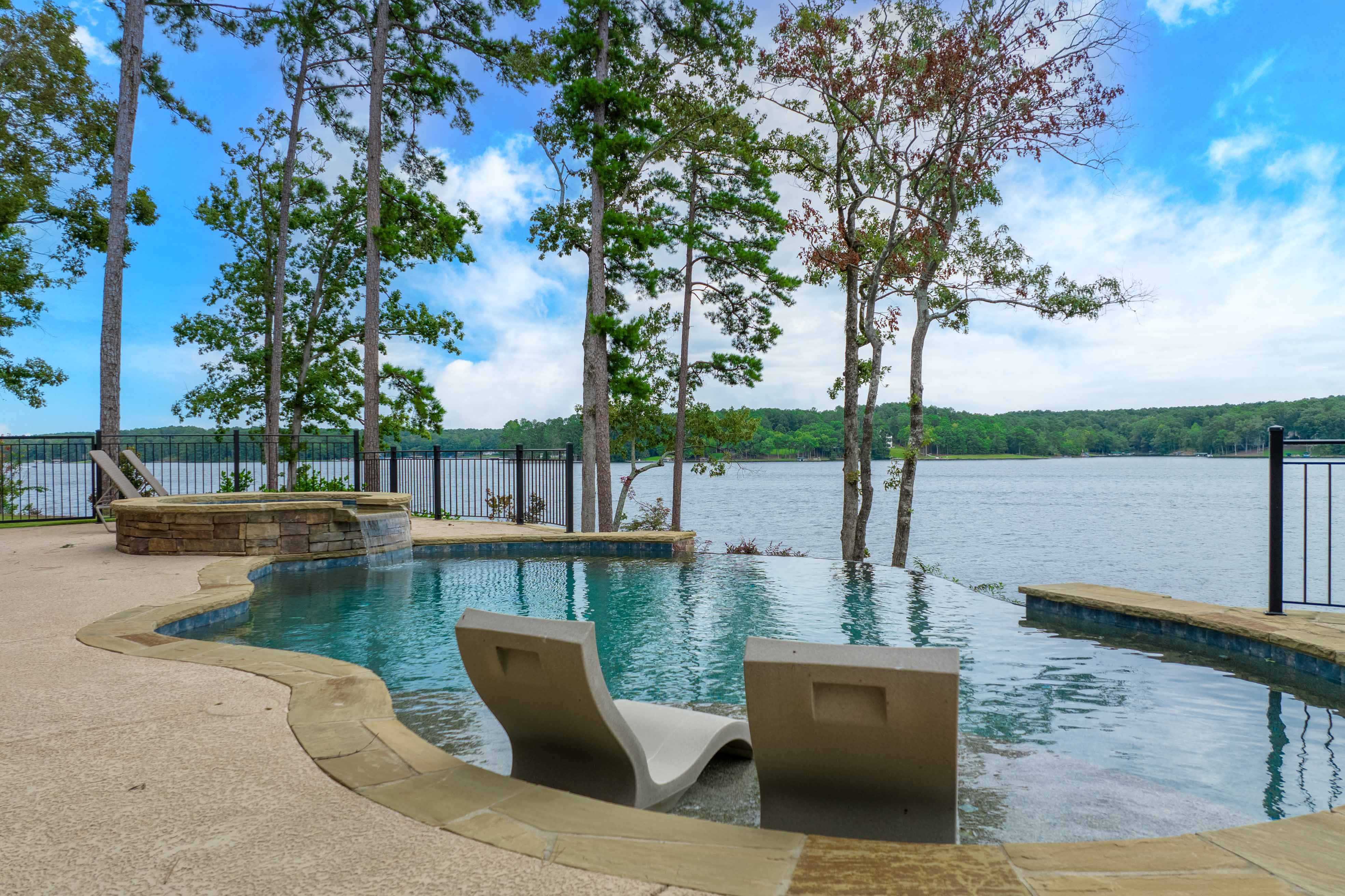 1051 South Shoals Drive image 39